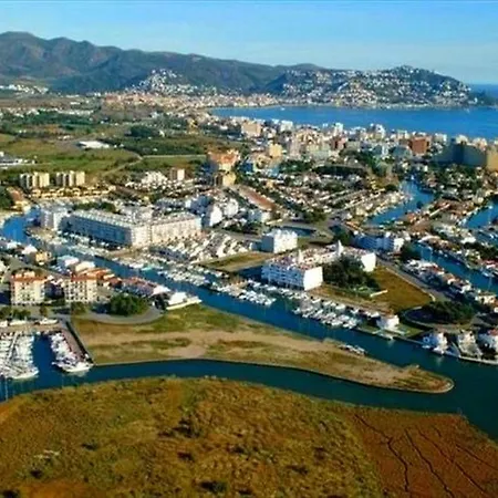 Piscines - Climatisation - Calme - Wifi - Plages - Vue - Bord De - Parking Appartement Roses